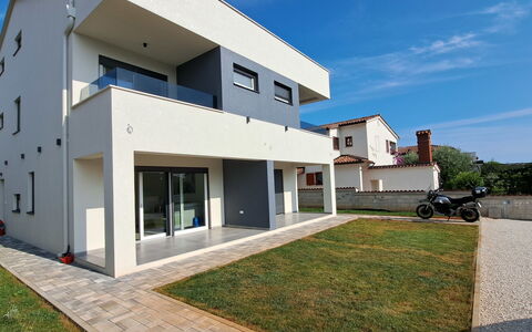 Duplex: Bleu, Balcon, Balustrade, Appartement, Clôture, Mer, Recours, Condominium, Piscine, Hôtel