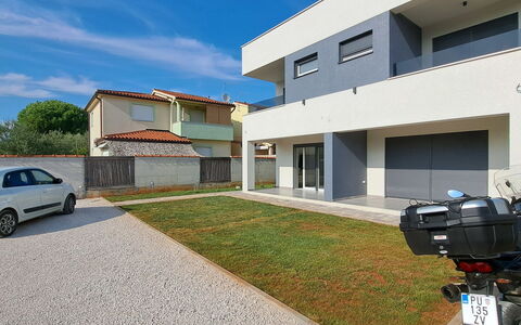 Duplex: Bleu, Balcon, Balustrade, Appartement, Clôture, Mer, Recours, Condominium, Piscine, Hôtel