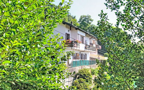 Miazzina 200: Bleu, Balcon, Balustrade, Appartement, Clôture, Mer, Recours, Condominium, Piscine, Hôtel