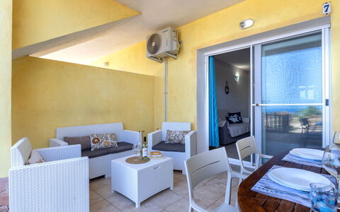Sunset House Isola Rossa: Bleu, Balcon, Balustrade, Appartement, Clôture, Mer, Recours, Condominium, Piscine, Hôtel