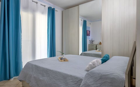 Sunset House Isola Rossa: Bleu, Balcon, Balustrade, Appartement, Clôture, Mer, Recours, Condominium, Piscine, Hôtel