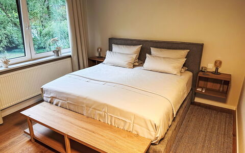 The Oak Suite: Meubles, Sol, Lit, Design Intérieur, Sol, Chambre, Bois, Parquet, Textile, Literie