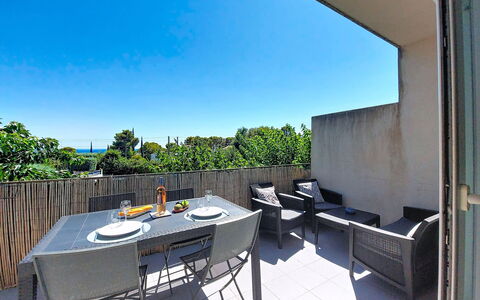 Les Terrasses des Hautsdefonsainte: Ombre, Balcon, Mobilier De Jardin, Clôture, Passerelle