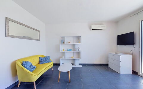 Les Terrasses des Hautsdefonsainte: Sol, Meubles, Design Intérieur, Sol, Plafond, Pièce, Éclairage, Appartement, Salon, Canapé