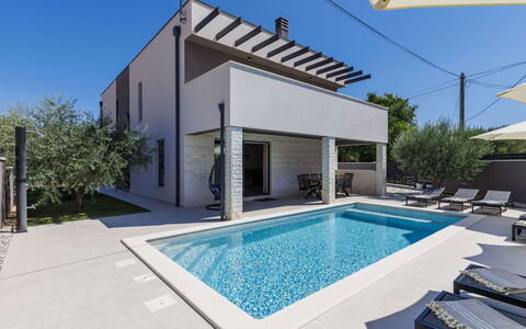 Laluma: Piscine, Composite, Domicile, Ombre, Recours, Biens, Béton, Villa, Conception, Cour