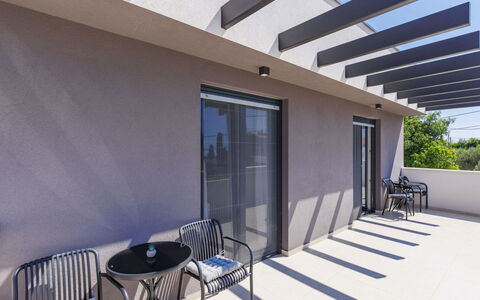 Laluma: Sol, Composite, Balcon, Mobilier De Jardin, Appartement, Ombre, Chaise, Patio, Béton, Plate-Forme