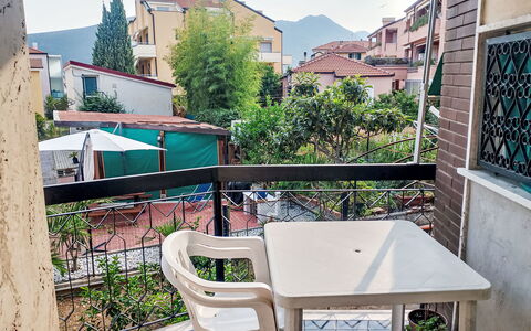 Onda Blu House: Meubles, Balcon, Chaise, Tableau De Plein Air, Mobilier De Jardin, Vélo