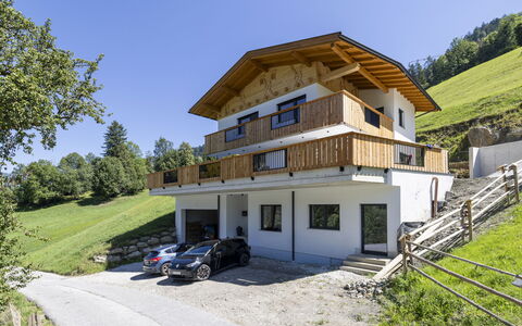 Eberharter am Schweinberg: Maison, Domicile, Toit, Chalet, Station De Montagne, Pente, Village, Porche, Village De Montagne, Balcon