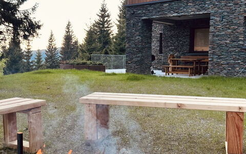 Rebelka: Pelouse, Chalet, Ferme, Jardin, Cour, Aménagement Paysager, Arrière-Cour, Dur, Mélèze