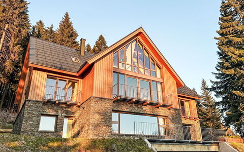Horni Misecky 3: Bâtiment, Fenêtre, Bois, Maison, Domicile, Architecture, Toit, Chalet, Zone Résidentielle, Siding