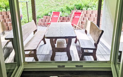 Sára: Bois, Meubles, Sol, Porche, Dur, Tache De Bois, Chaise, Mobilier De Jardin, Structure En Plein Air, Planche