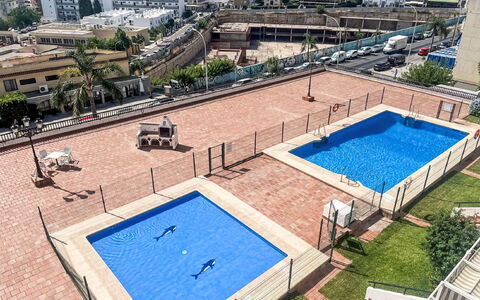 Los Arcos: Zone Résidentielle, Quartier, Espace Public, Appartement, Design Urbain, Piscine, Condominium, Ombre, Hôtel, Parking
