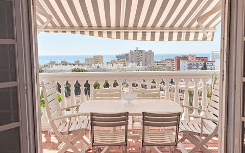 Los Arcos: Meubles, Mobilier De Jardin, Table, Tableau De Plein Air, Balcon, Appartement, Chaise, Ombre, Porche, Patio