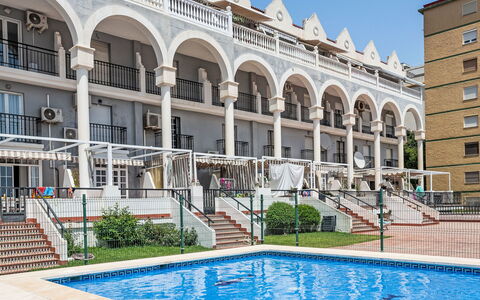 Los Arcos: Balcon, Appartement, Porche, Balustre, Biens, Cour, Clôture, Arcade, Balustrade, Hôtel
