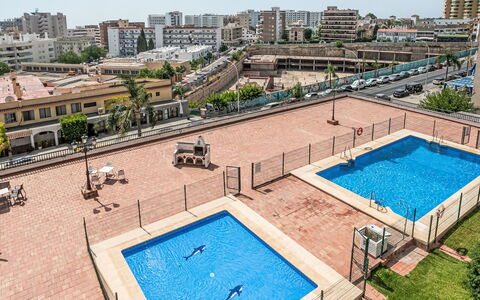 Los Arcos: Zone Urbaine, Zone Résidentielle, Appartement, Design Urbain, Zone Métropolitaine, Établissements Humains, Piscine, Condominium, Hôtel, Terrain De Stationnement