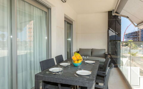 Sol Y Mar i: Meubles, Sol, Design Intérieur, Sol, Appartement, Chaise, Table Cuisine Et Salle A Manger, Verre, Condominium, Balcon
