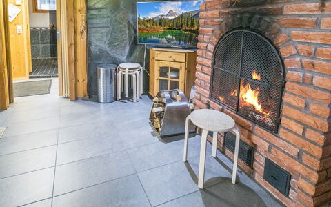 Nelostupa B: Bois, Meubles, Plafond, Salon, Foyer, Chaise, Canapé, Table Basse, Dur, Tache De Bois