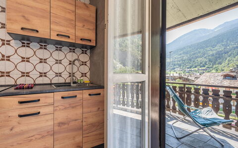 Ilda: Design Intérieur, Meubles, Pièce, Appartement, Tache De Bois, Cabinetry, Plafond, Dur, Chaise, Tiroir