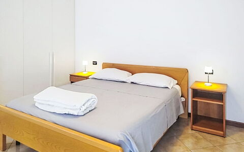Fontanella Mountain Home: Lit, Meubles, Design Intérieur, Chambre, Bois, Sol, Sol, Pièce, Drap De Lit, Literie
