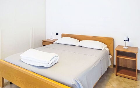 Fontanella Mountain Home: Lit, Meubles, Chambre, Design Intérieur, Bois, Sol, Drap De Lit, Sol, Literie, Pièce