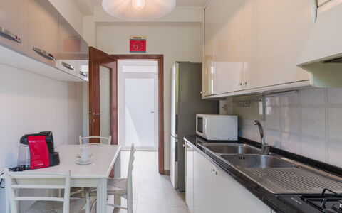 Gli Oleandri di Grazia: Cuisine, Sol, Appareil De Cuisine, Meubles, Design Intérieur, Principaux Appliance, Sol, Comptoir, Bois, Plafond