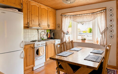 Lyckan: Meubles, Design Intérieur, Cuisine, Sol, Bois, Cabinetry, Sol, Plafond, Pièce, Appareil De Cuisine