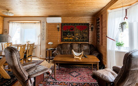 Lyckan: Meubles, Design Intérieur, Canapé, Bois, Salon, Pièce, Plafond, Domicile, Sol, Table