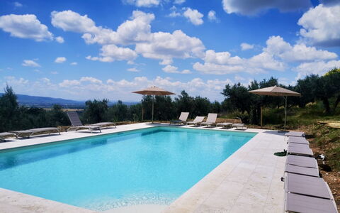 Villa Santa Chiara: Piscine, Bleu, Recours, Mobilier De Jardin, Parapluie, Balancelle, Eco Hôtel, Ombre, Dalle, Thermes