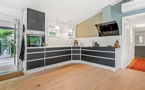 Ry 601: Sol, Bois, Plafond, Principaux Appliance, Sol, Design Intérieur, Cuisine, Cabinetry, Appareil De Cuisine, Parquet