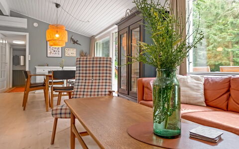 Ry 601: Meubles, Design Intérieur, Sol, Bois, Table, Chaise, Plafond, Sol, Salle À Manger, Luminaire