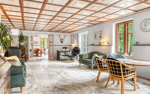 Ajna - 20.9Km from the Sea: Bois, Sol, Design Intérieur, Plafond, Meubles, Sol, Parquet, Chaise, Dur, Salon
