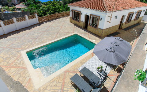 Portichuelo: Piscine, Recours, Composite, Biens, Tuile, Loisir, Dalle, Eco Hôtel, Villa, Mobilier De Jardin