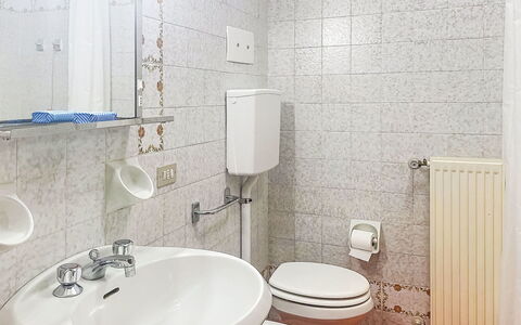 Ai Pascoli: Design Intérieur, Sol, Sol, Luminaire Plomberie, Pièce, Évier, Salle De Bains, Lavabo, Plomberie, Robinet