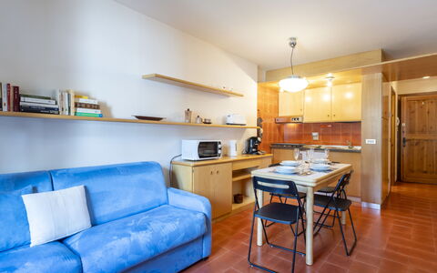 Ai Pascoli: Design Intérieur, Bois, Sol, Pièce, Plafond, Sol, Meubles, Appartement, Domicile, Salon