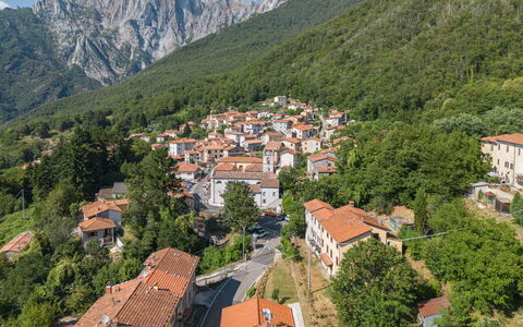 Dimora Polle di Malbacco: Montagnes Relief, Zone Résidentielle, Montagne, Maison, Colline, Domicile, Paysage, Montagnes, Quartier, Chaîne De Montagnes