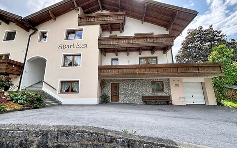 Susi: Domicile, Chalet, Biens, Allée, Villa, Plâtre, Balcon