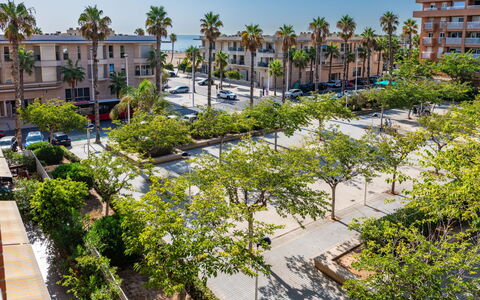 Mare Nostrum: Arbre, Zone Résidentielle, Quartier, Espace Public, Design Urbain, Appartement, Usage Mixte, Ombre, Banlieue