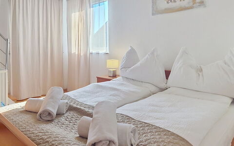 Novi Vinodolski 310: Bois, Meubles, Sol, Design Intérieur, Domicile, Sol, Lit, Linge, Chambre, Appartement
