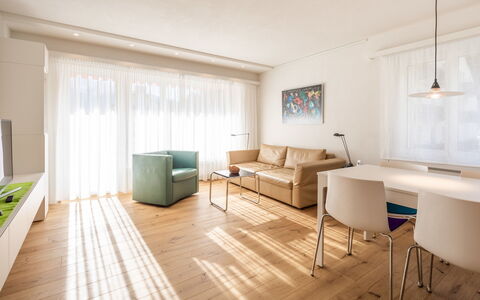 Val Signina 5-2: Meubles, Design Intérieur, Sol, Sol, Parquet, Bois, Plafond, Pièce, Revêtement De Sol Stratifié, Table