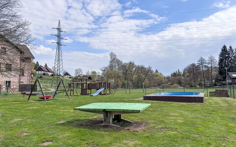 Green Valley Park Stárkov 18: Herbe, Arbre, Lot Terre, Plaine, Pelouse, Parc, Jardin, Cour, Aménagement Paysager, Équipement Extérieur Play