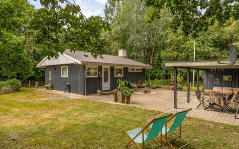 Løgstør 648: Maison, Toit, Chalet, Domicile, Arbuste, Lot Terre, Zone Rurale, Couverture De Sol, Ombre, Jardin