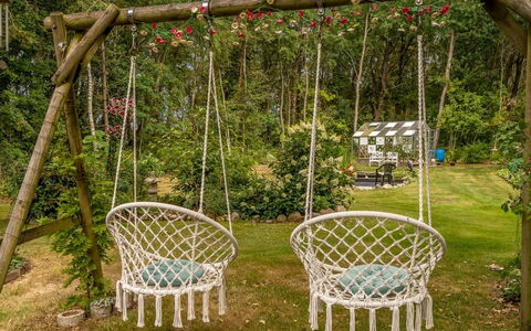 Løgstør 648: Balançoire, Jardin, Pelouse, Arrière-Cour, Couverture De Sol, Cour, Matériau Naturel, Mobilier De Jardin, Osier, Aménagement Paysager