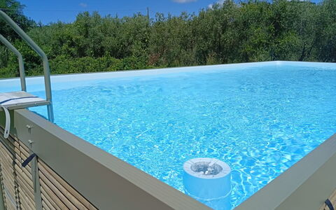 Podere Dolce Sonno e Sonnellino: Bleu, Piscine, Composite, Ombre, Loisir, Recours, Eco Hôtel, Plastique, Caractéristique De L'Eau, Arrière-Cour