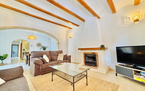 Calma: Plafond, Canapé, Design Intérieur, Meubles, Sol, Salon, Sol, Domicile, Pièce