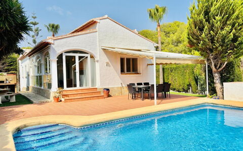 Calma: Piscine, Zone Résidentielle, Domicile, Recours, Biens, Hacienda, Mobilier De Jardin, Ombre, Loisir, Eco Hôtel
