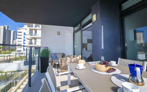 Arenal Beach: Appartement, Condominium, Zone Métropolitaine, Bâtiment Commercial, Métropole, Balcon, Skyscraper, Ombre, Hôtel