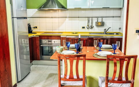 Marina di Massa 651: Meubles, Cuisine, Appareil De Cuisine, Principaux Appliance, Sol, Design Intérieur, Bois, Comptoir, Sol, Pièce