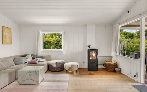 Ulli - 350M from the Sea: Sol, Design Intérieur, Sol, Bois, Meubles, Plafond, Parquet, Canapé, Salon, Pièce