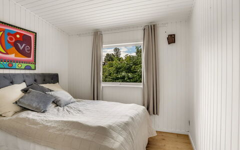 Ulli - 350M from the Sea: Lit, Chambre, Design Intérieur, Sol, Drap De Lit, Bois, Literie, Sol, Meubles, Plafond