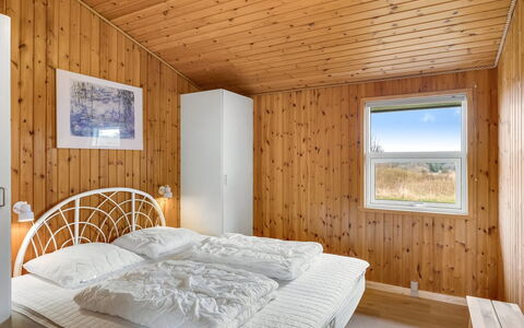 Ruse - 600M from the Sea: Bois, Plafond, Design Intérieur, Sol, Chambre, Sol, Pièce, Lit, Dur, Cadre De Lit